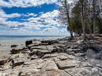 2072 South Lake Michigan Drive, Sturgeon Bay, WI 54235