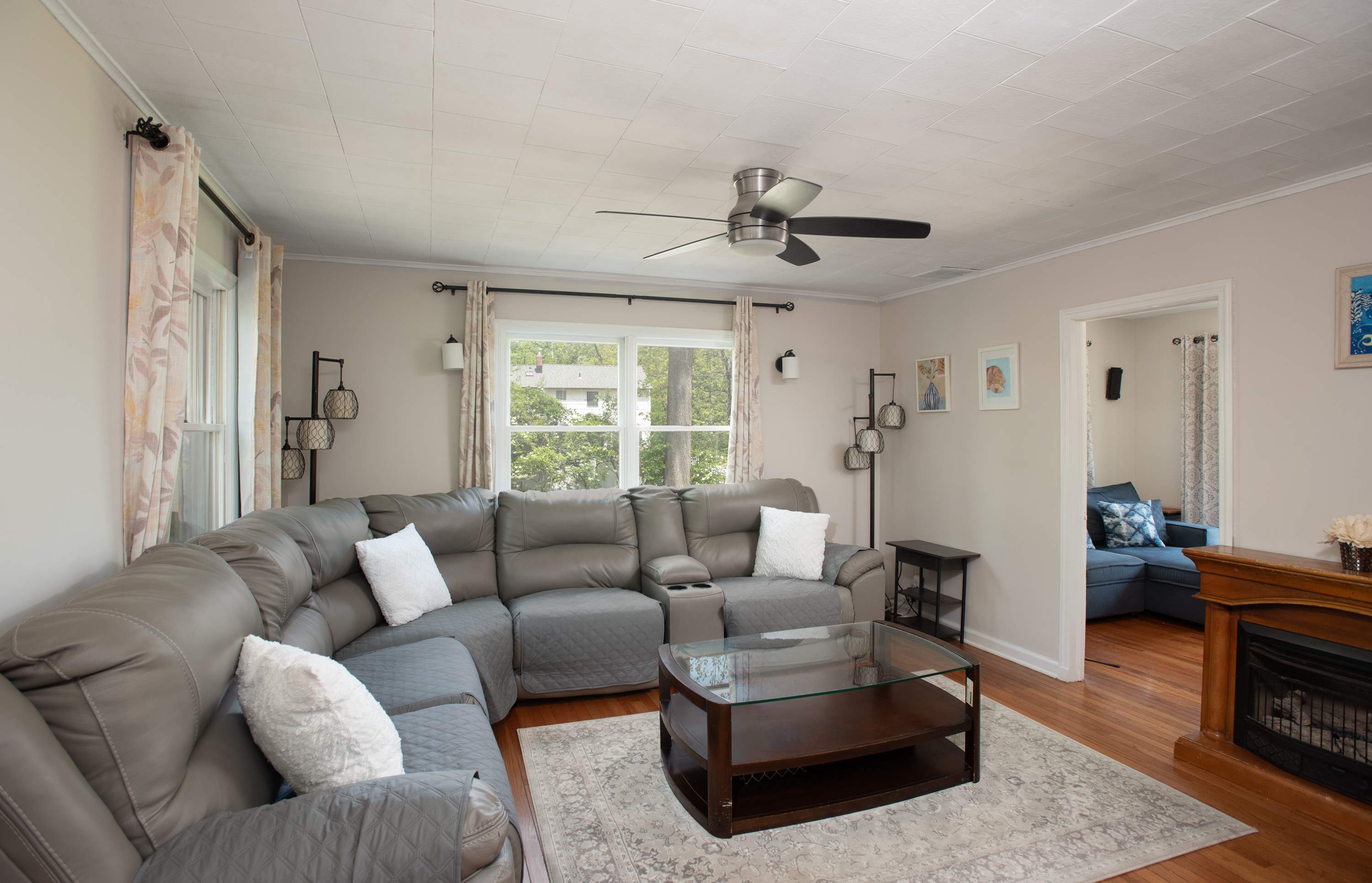 1 Beechwood Ter, Green Brook Township, NJ 08812