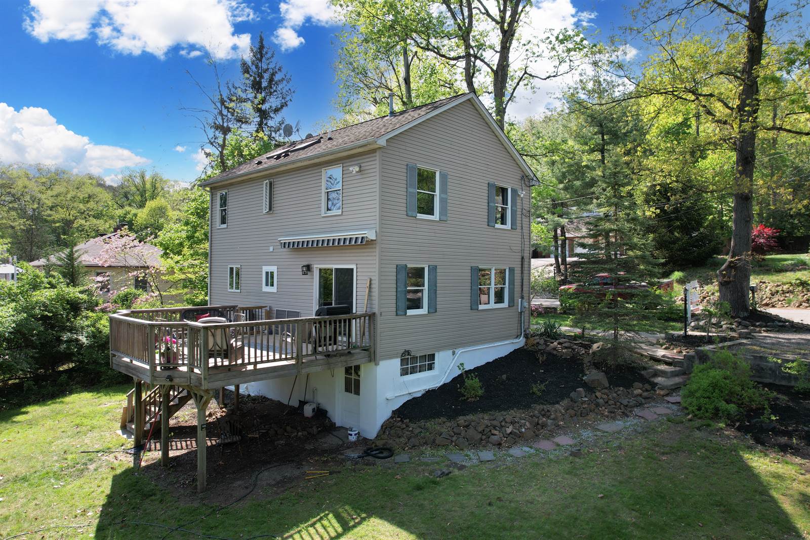 1 Beechwood Ter, Green Brook Township, NJ 08812