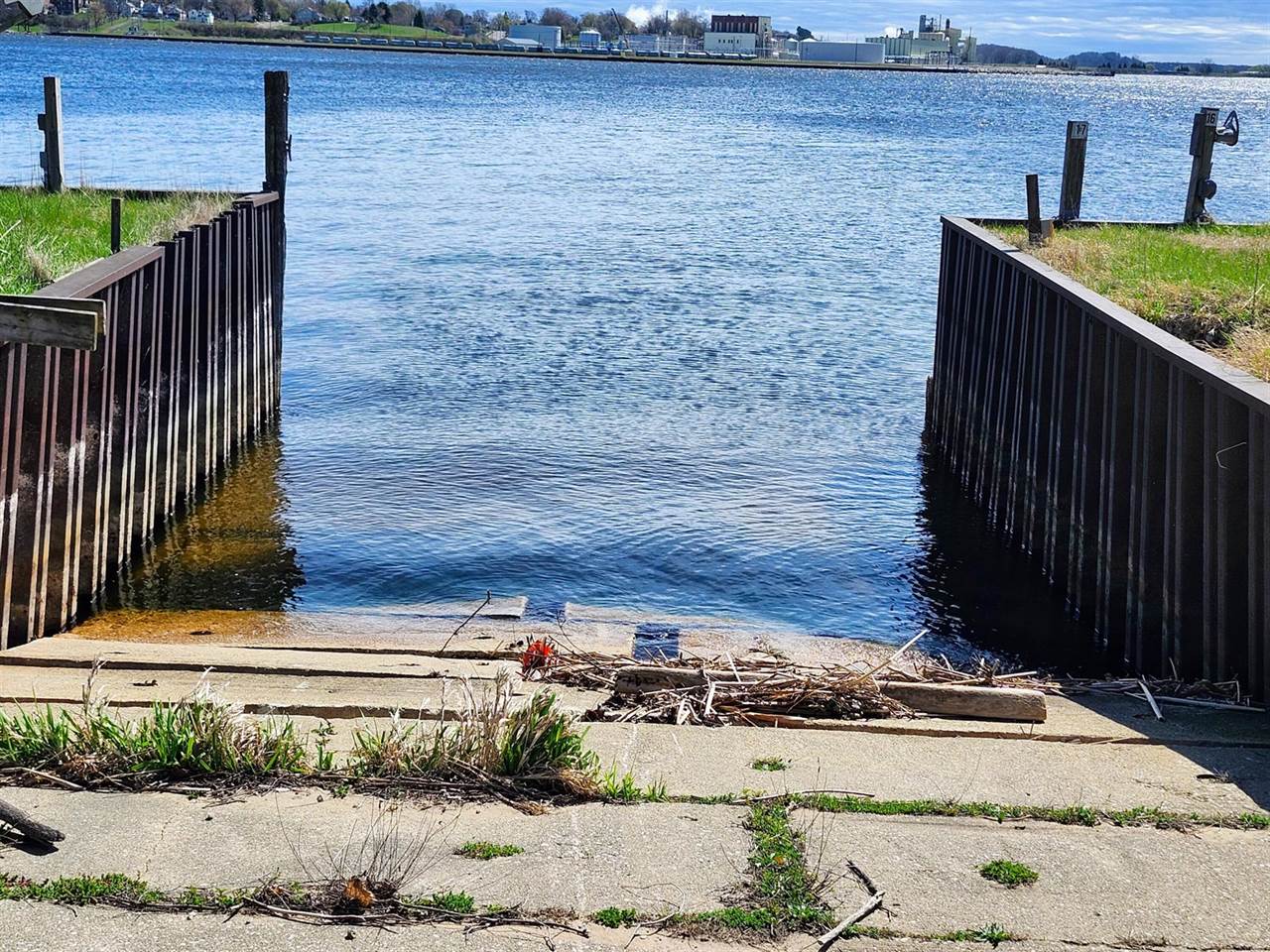 846 South Lakeshore Drive, North Lot, Ludington, MI 49431