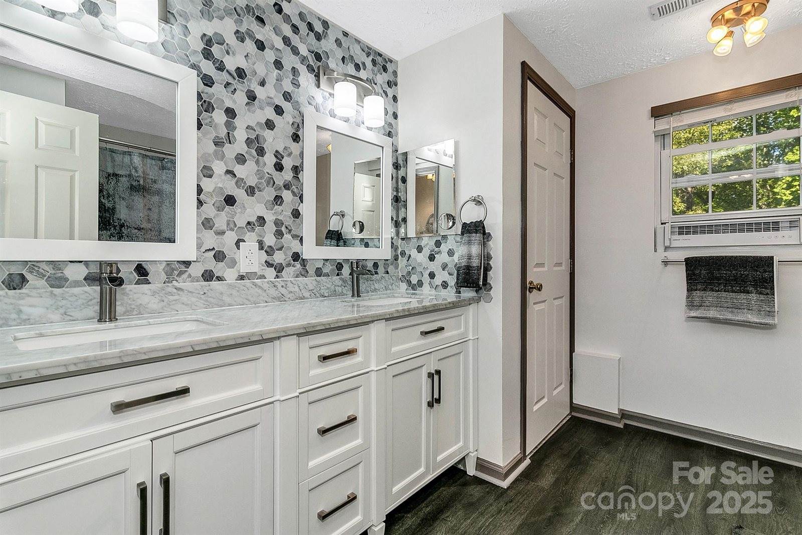 18 Surrey Run, Asheville, NC 28803