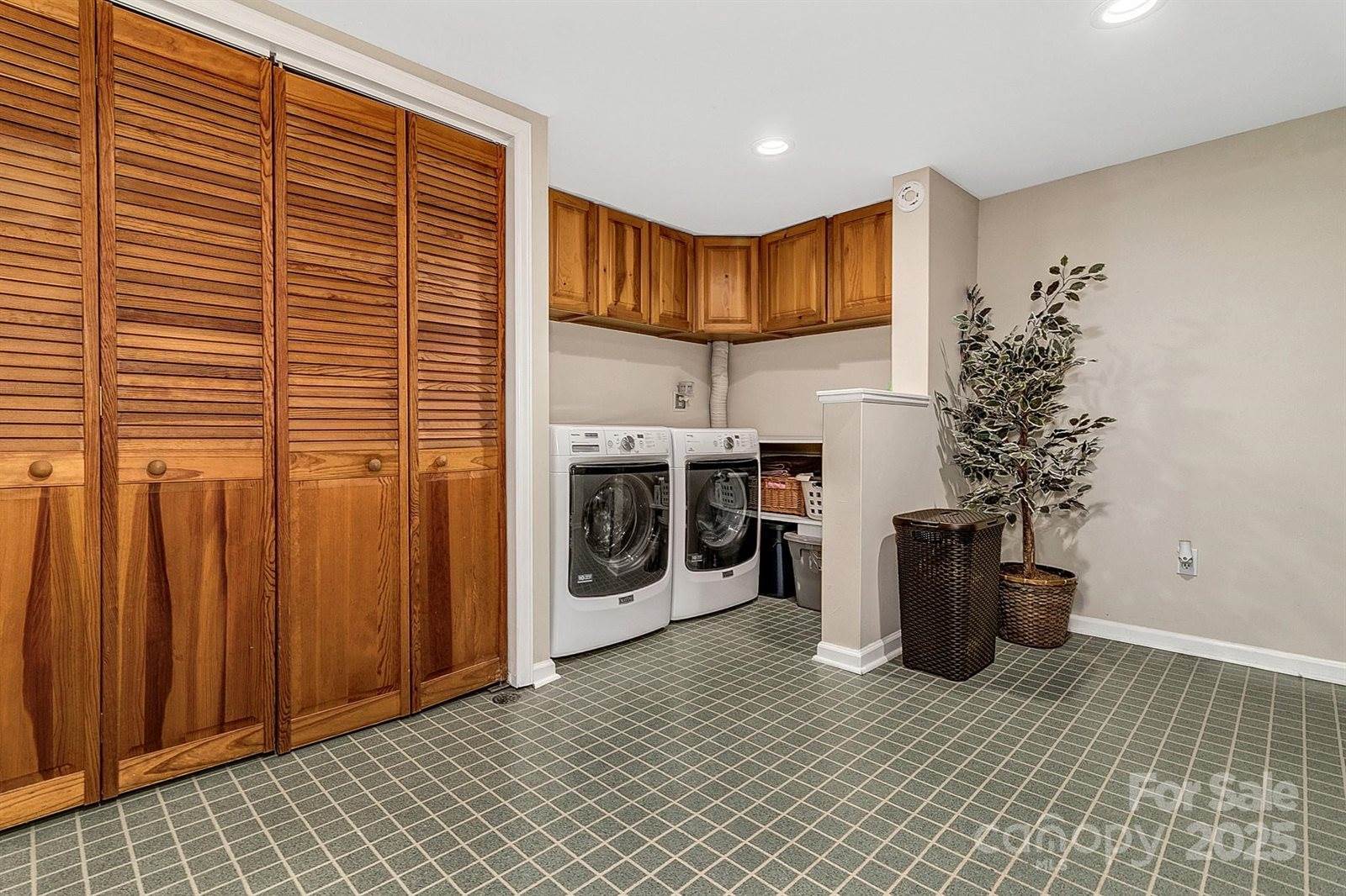 18 Surrey Run, Asheville, NC 28803