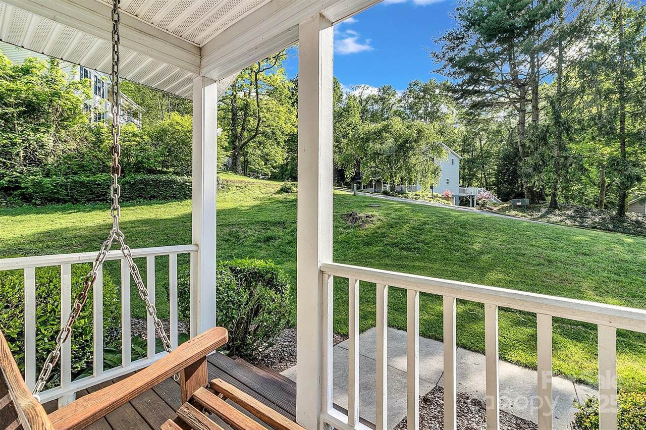 18 Surrey Run, Asheville, NC 28803