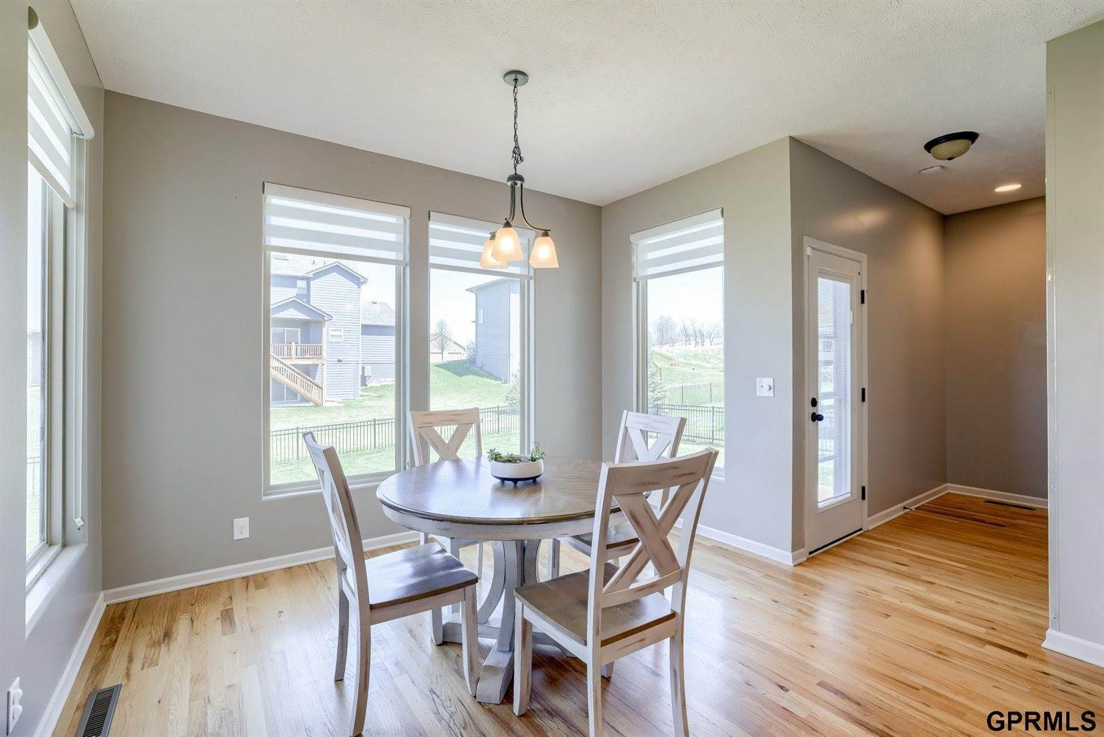 9613 North 150 Avenue, Bennington, NE 68007