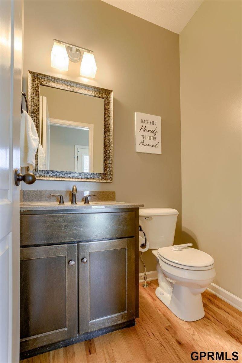 9613 North 150 Avenue, Bennington, NE 68007