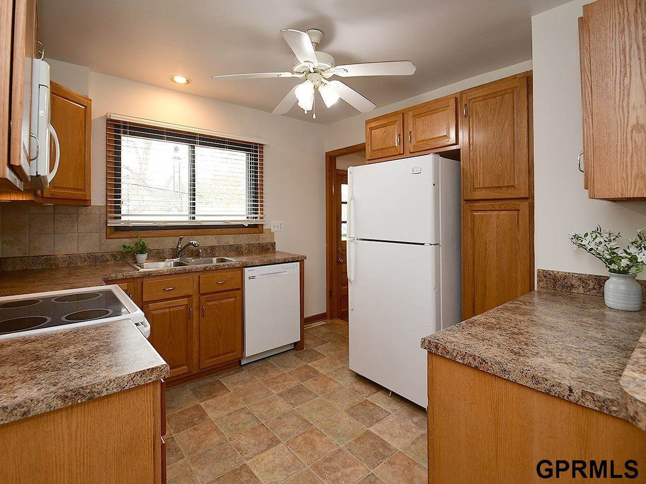 4907 Valley Street, Omaha, NE 68106