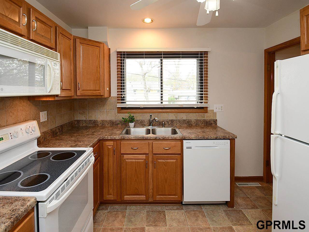 4907 Valley Street, Omaha, NE 68106