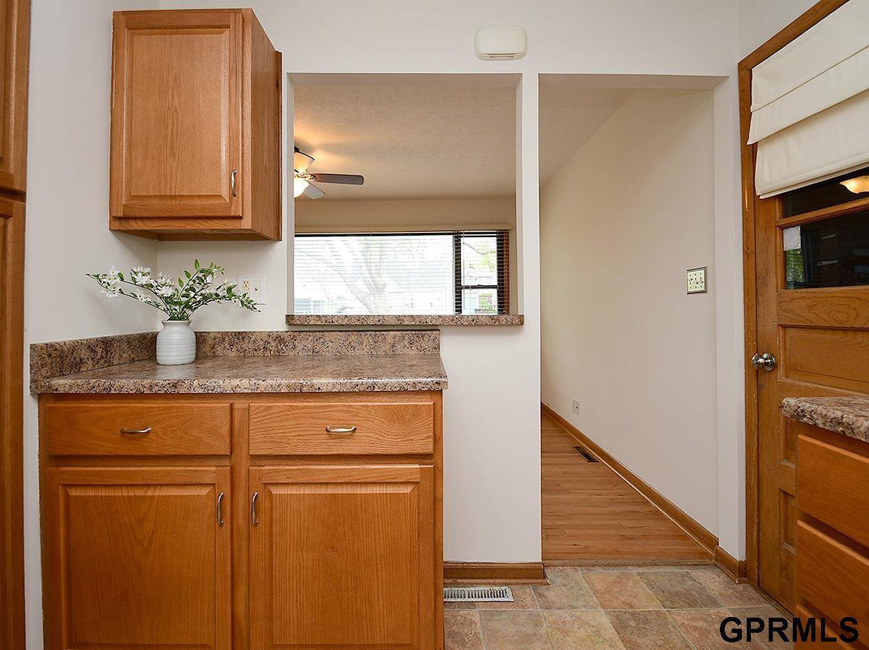 4907 Valley Street, Omaha, NE 68106