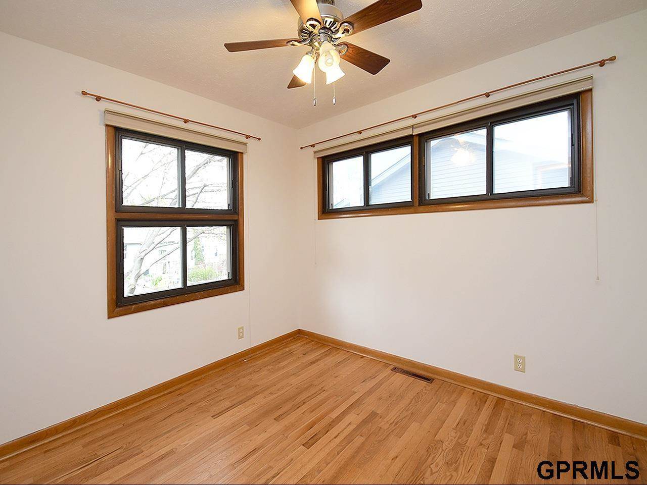 4907 Valley Street, Omaha, NE 68106