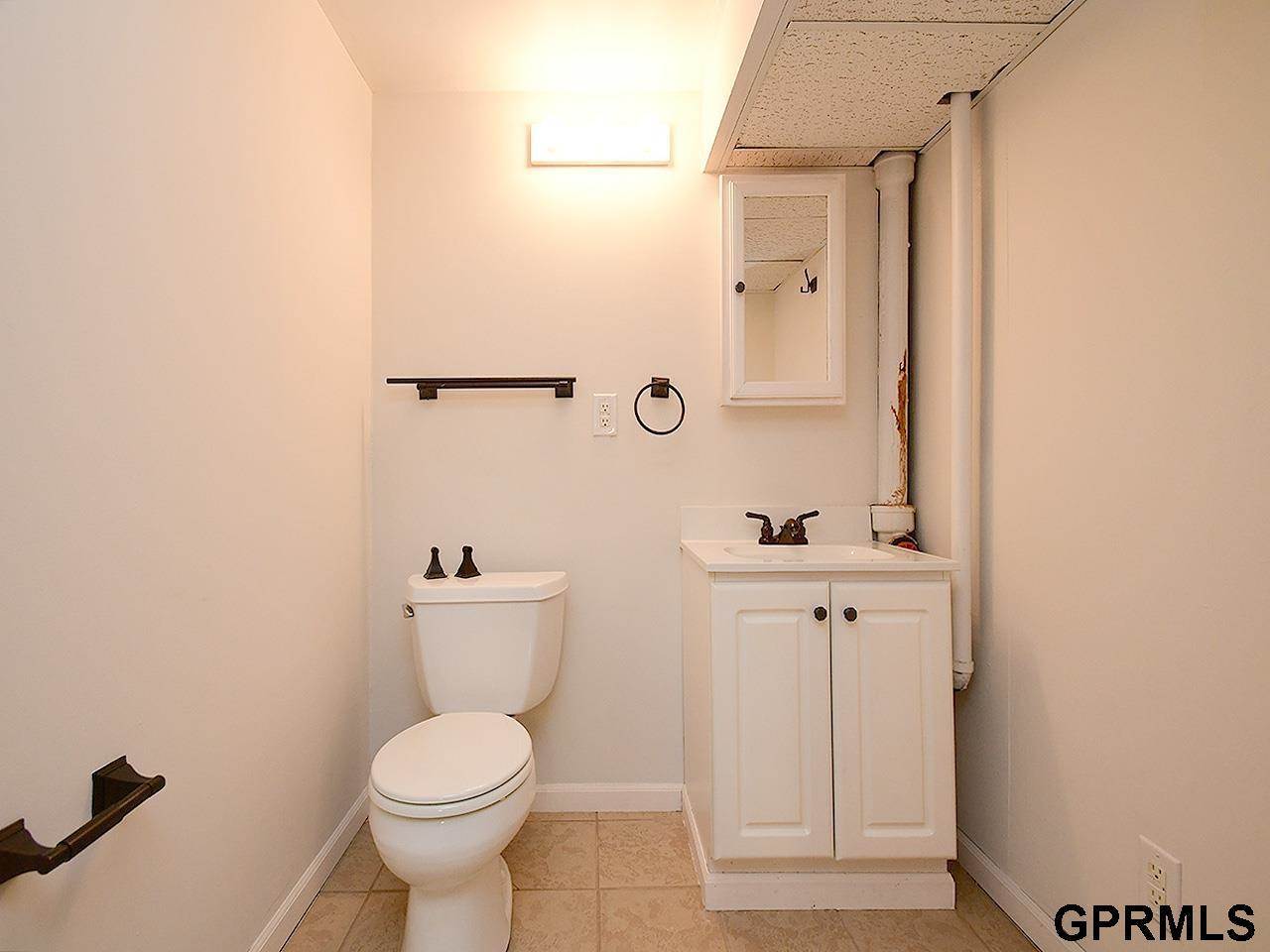 4907 Valley Street, Omaha, NE 68106