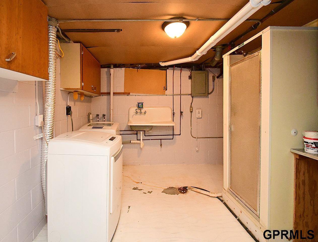 4907 Valley Street, Omaha, NE 68106