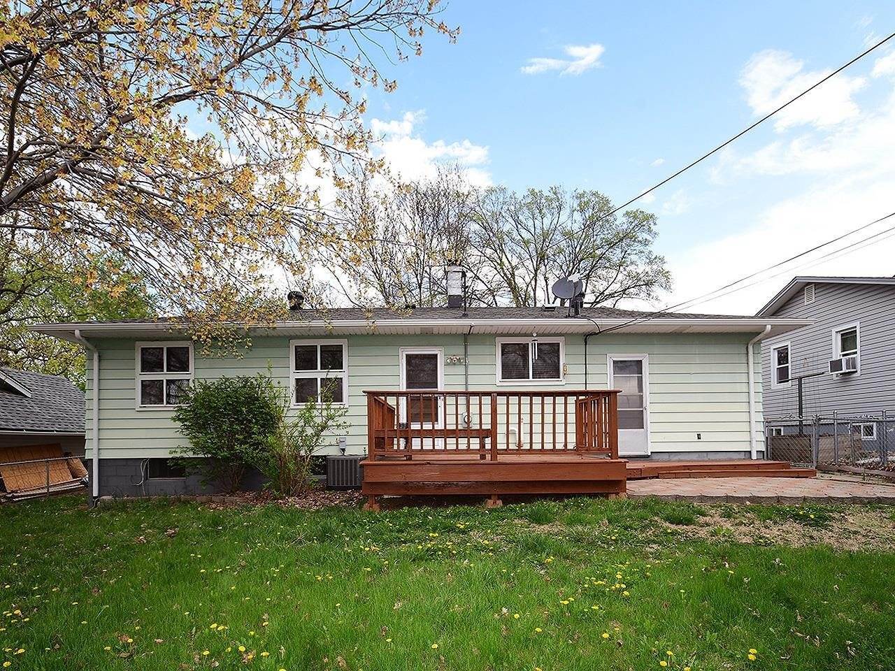 4907 Valley Street, Omaha, NE 68106