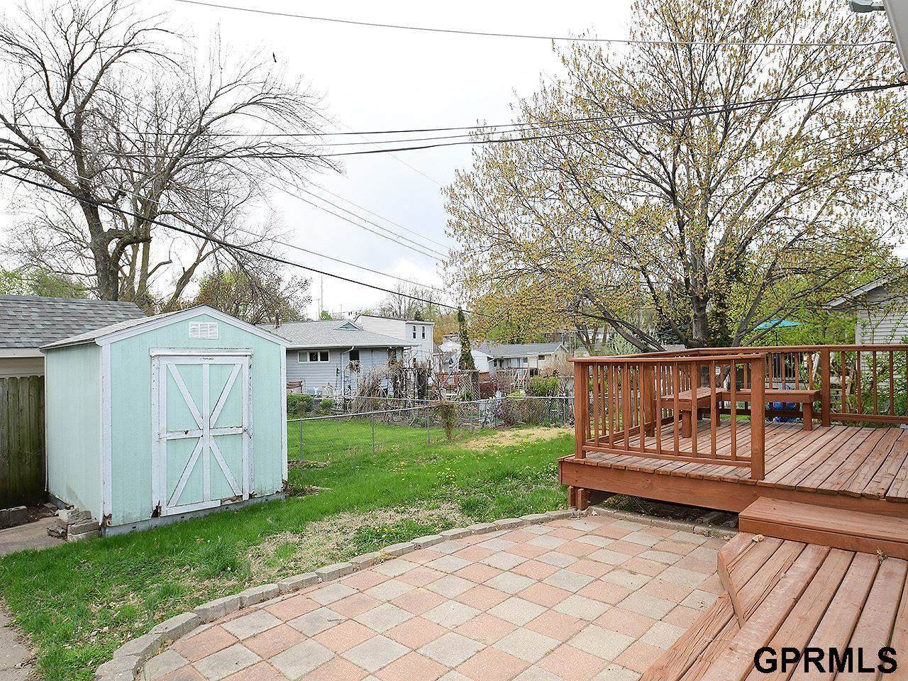 4907 Valley Street, Omaha, NE 68106