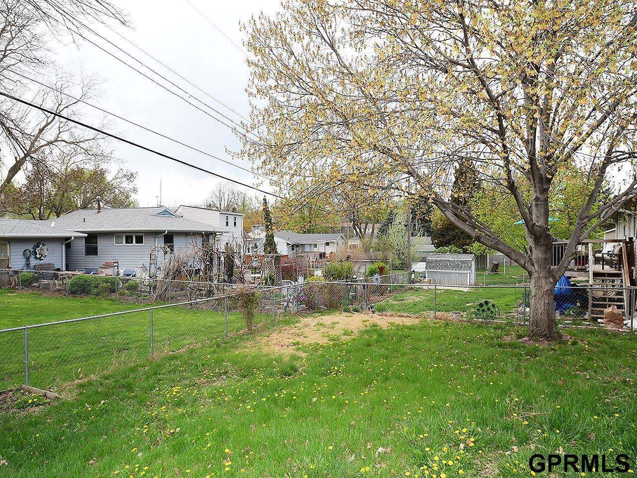 4907 Valley Street, Omaha, NE 68106