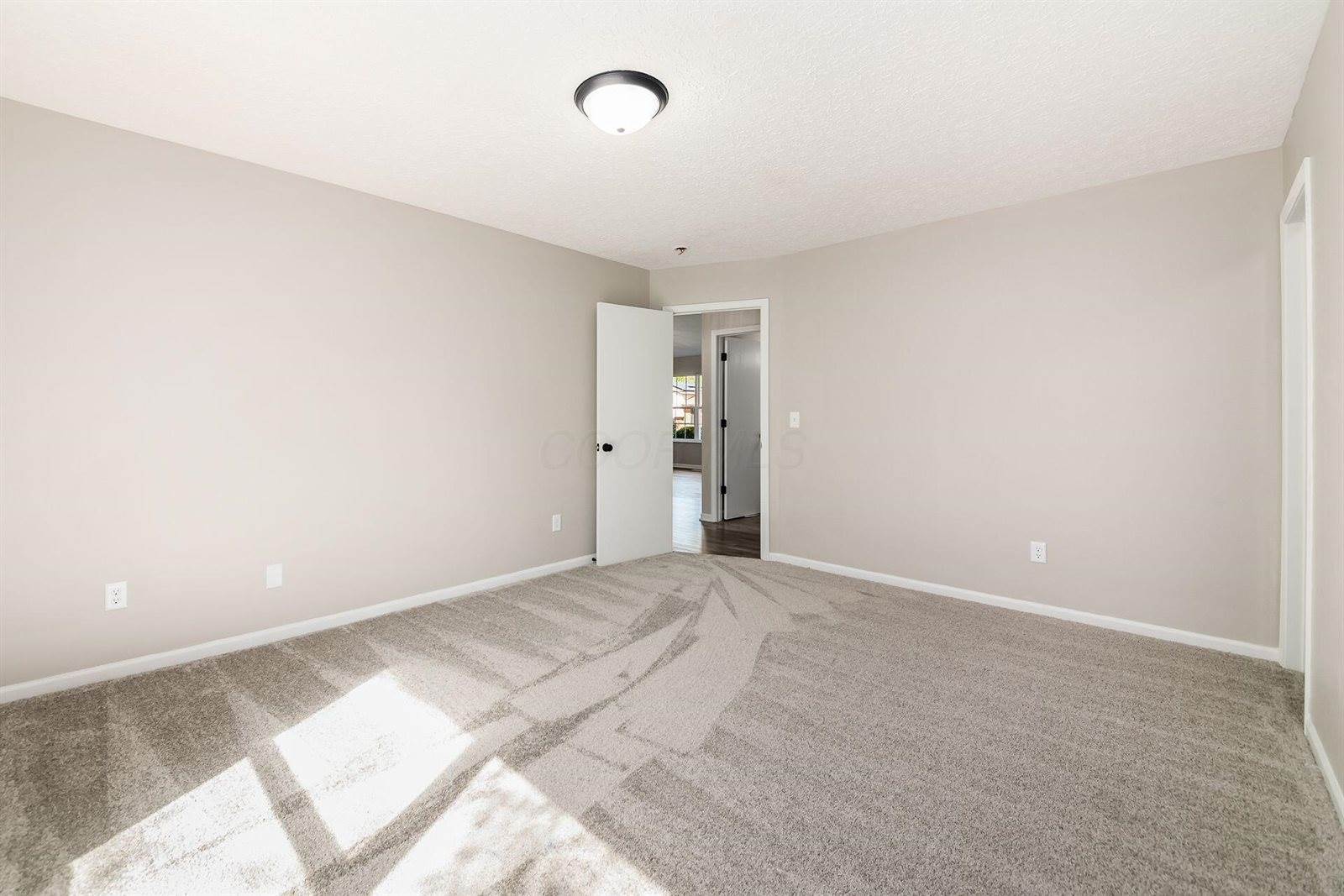 4729 Heatherton Drive, Columbus, OH 43229