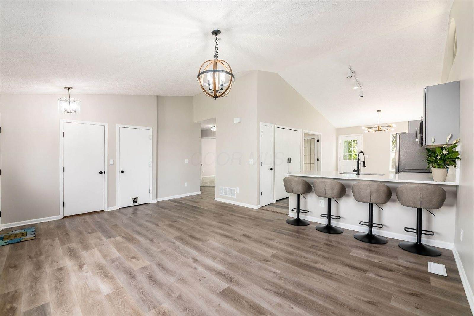 4729 Heatherton Drive, Columbus, OH 43229