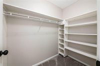 4729 Heatherton Drive, Columbus, OH 43229