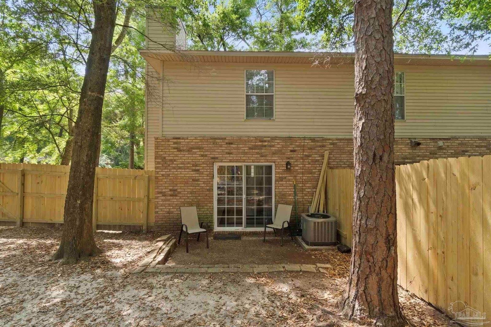 10100 Vixen Pl, Pensacola, FL 32514