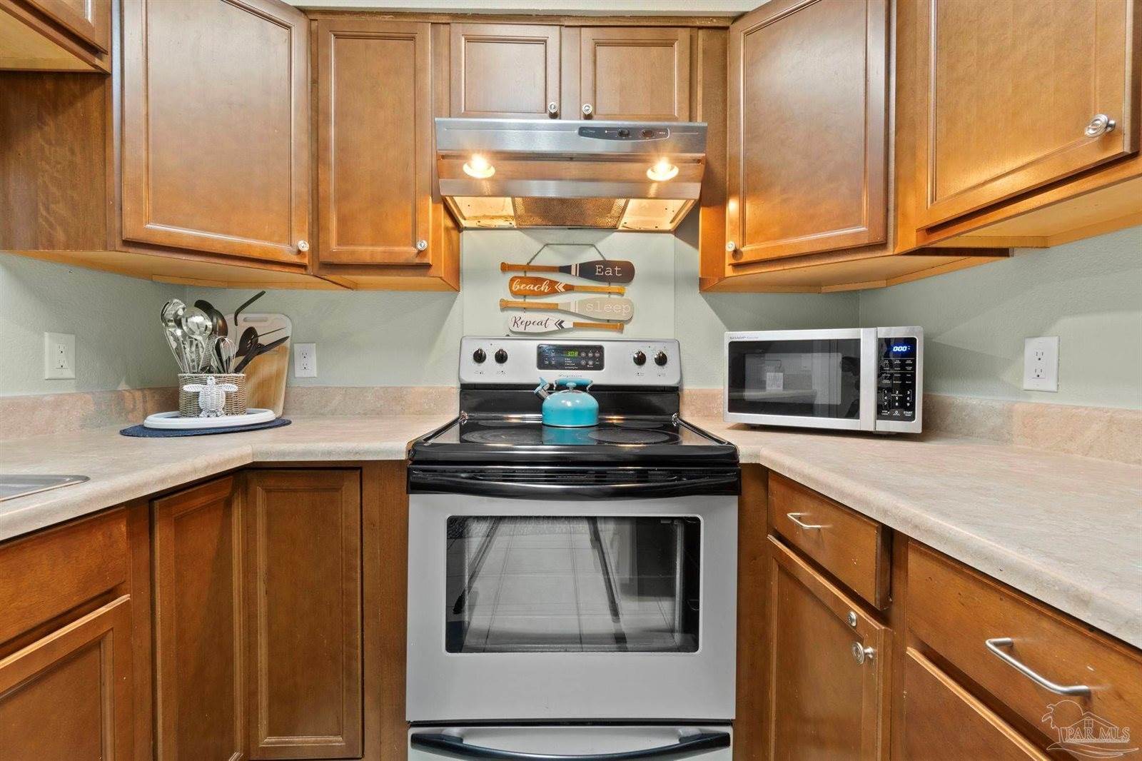 10100 Vixen Pl, Pensacola, FL 32514