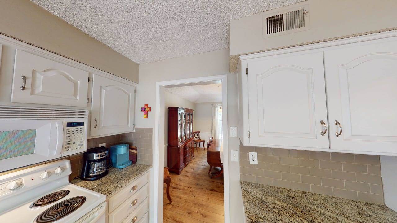 12703 W 66th Terrace, Shawnee, KS 66216