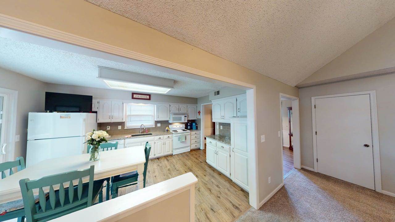 12703 W 66th Terrace, Shawnee, KS 66216