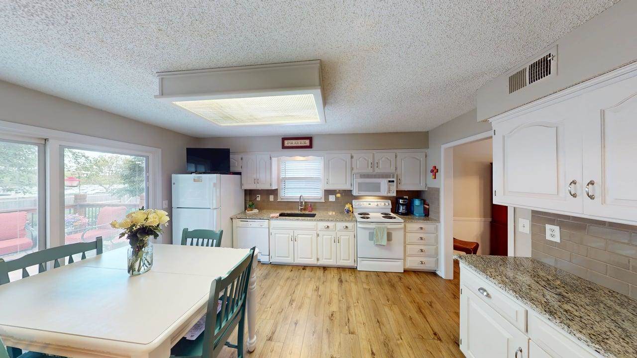 12703 W 66th Terrace, Shawnee, KS 66216