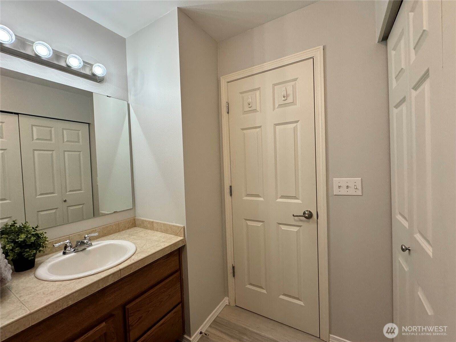 1407 Evergreen Park Drive SW, Olympia, WA 98502