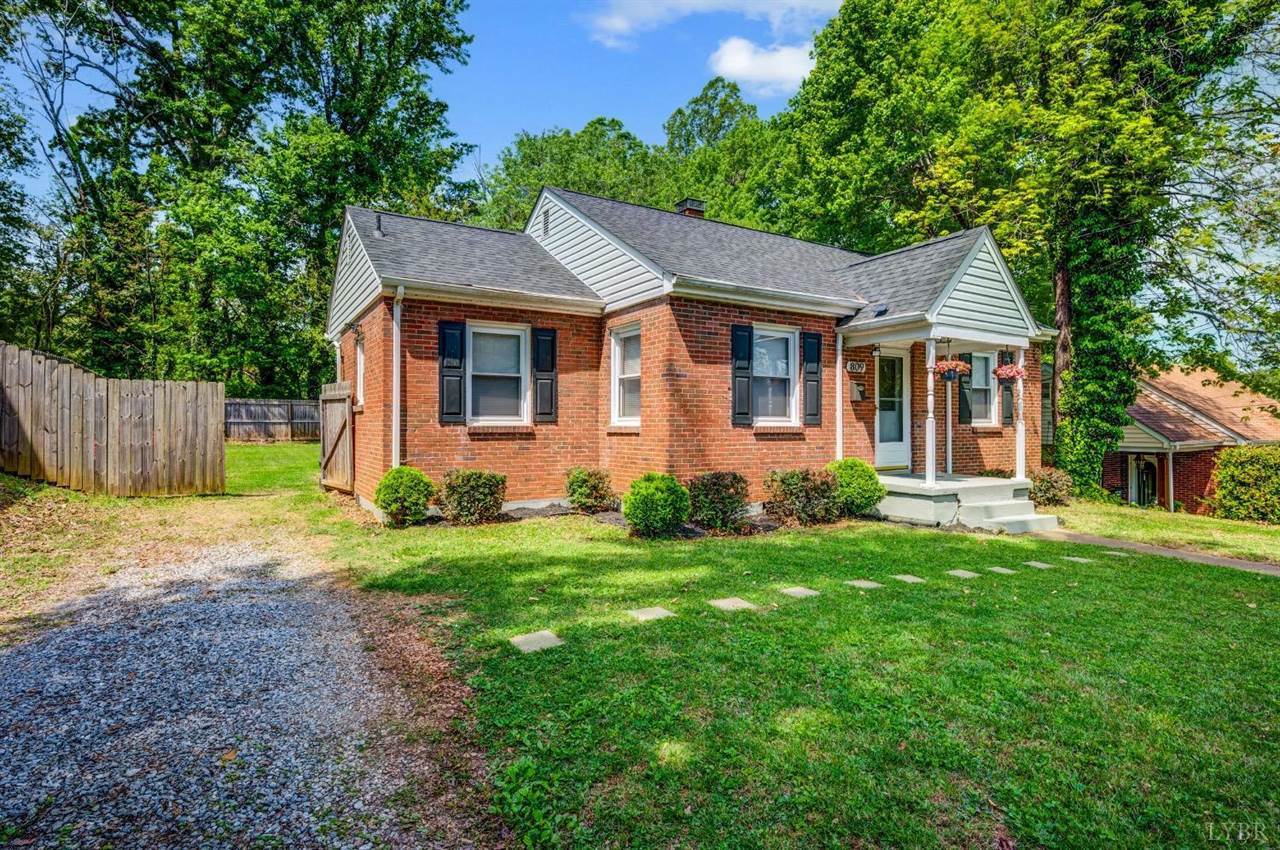 809 Westview Drive, Lynchburg, VA 24502