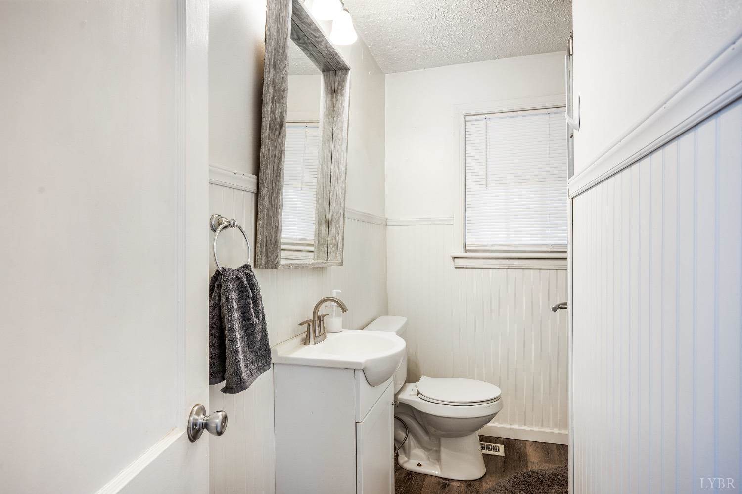 809 Westview Drive, Lynchburg, VA 24502