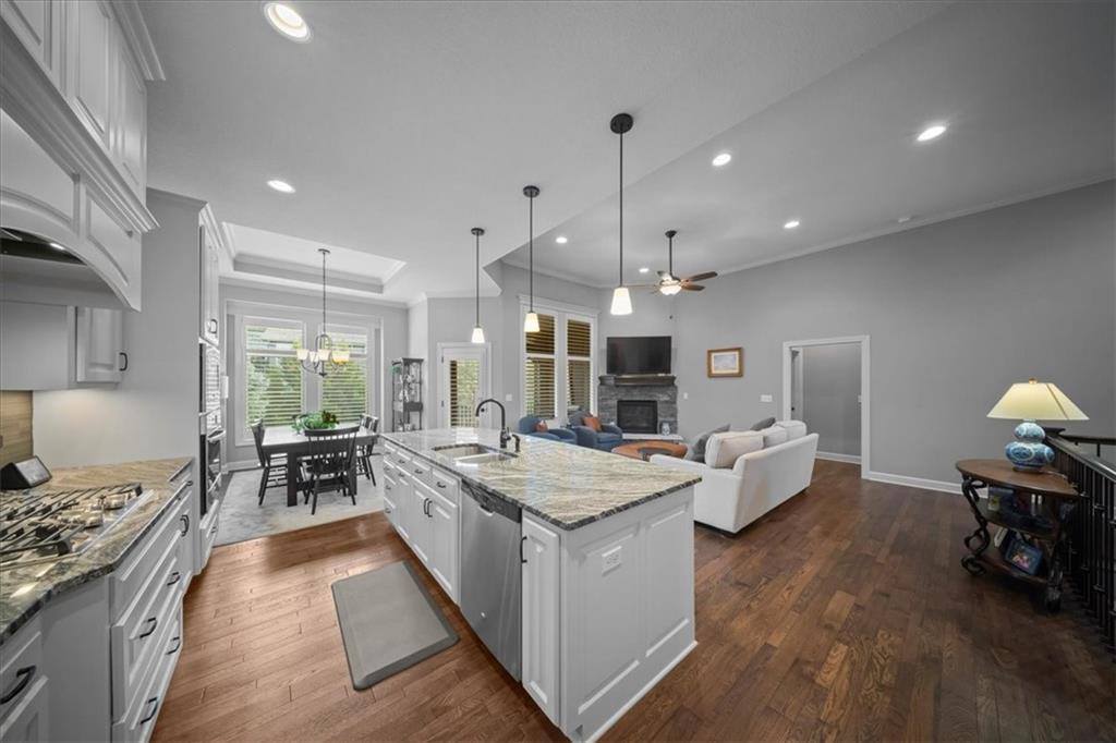 19521 West 100th Street, Lenexa, KS 66220