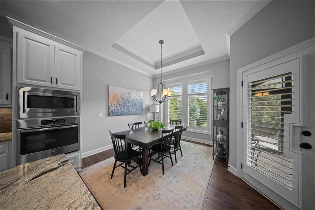 19521 West 100th Street, Lenexa, KS 66220