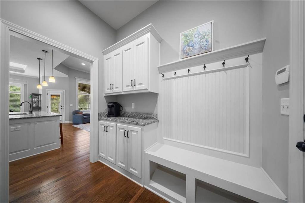 19521 West 100th Street, Lenexa, KS 66220