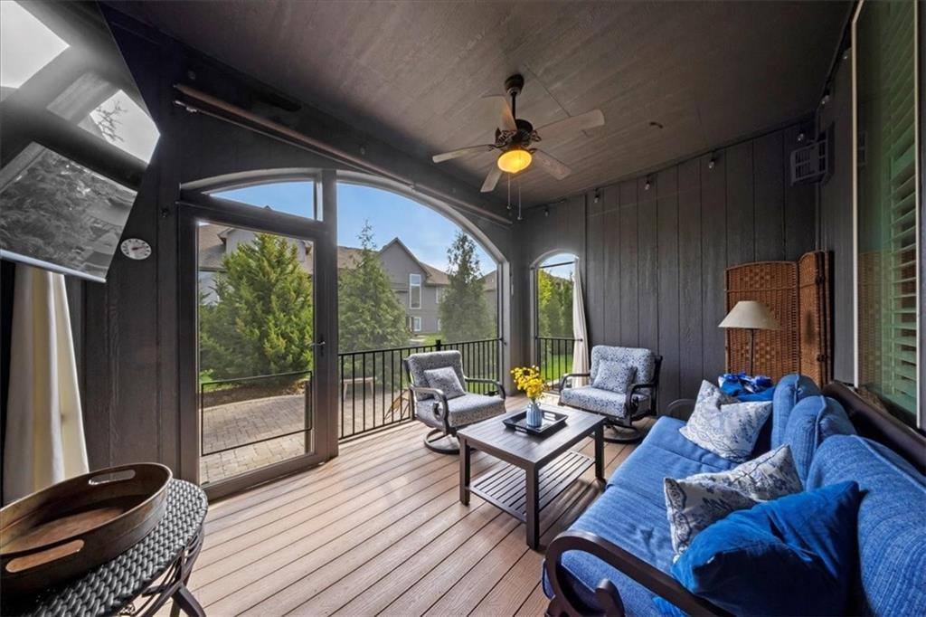 19521 West 100th Street, Lenexa, KS 66220