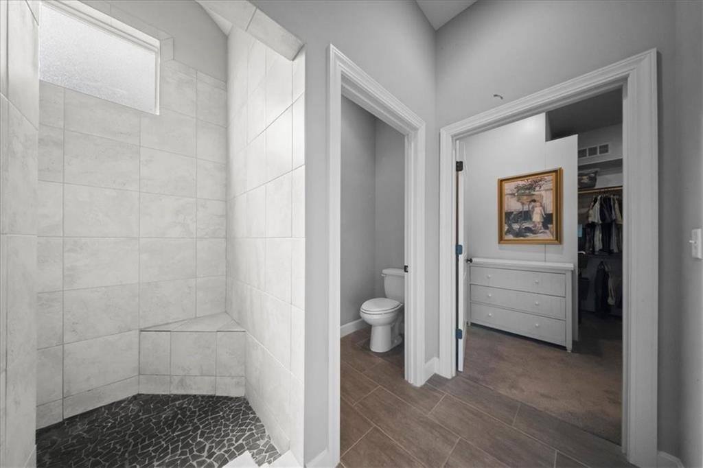 19521 West 100th Street, Lenexa, KS 66220