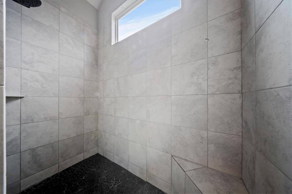 19521 West 100th Street, Lenexa, KS 66220