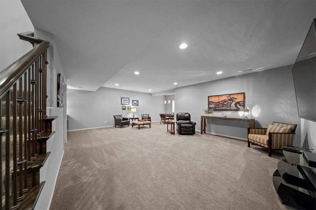 19521 West 100th Street, Lenexa, KS 66220