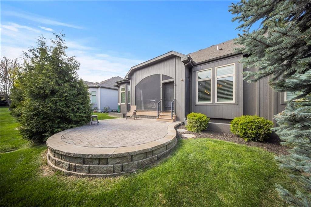 19521 West 100th Street, Lenexa, KS 66220