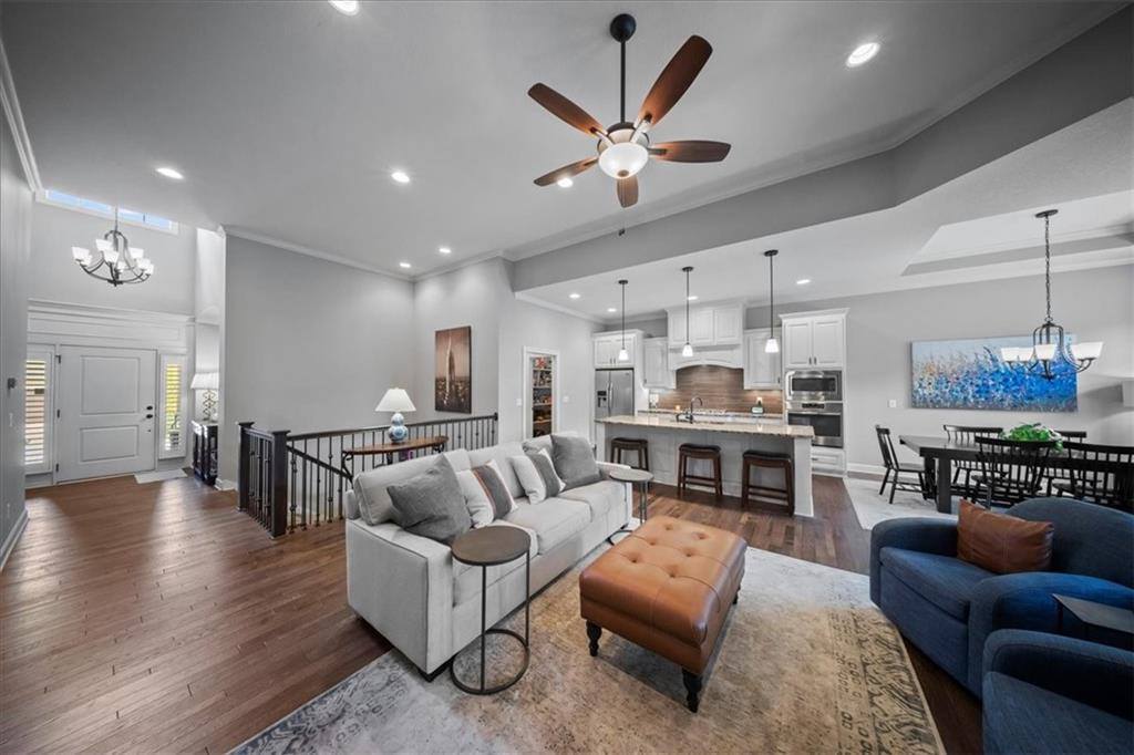 19521 West 100th Street, Lenexa, KS 66220