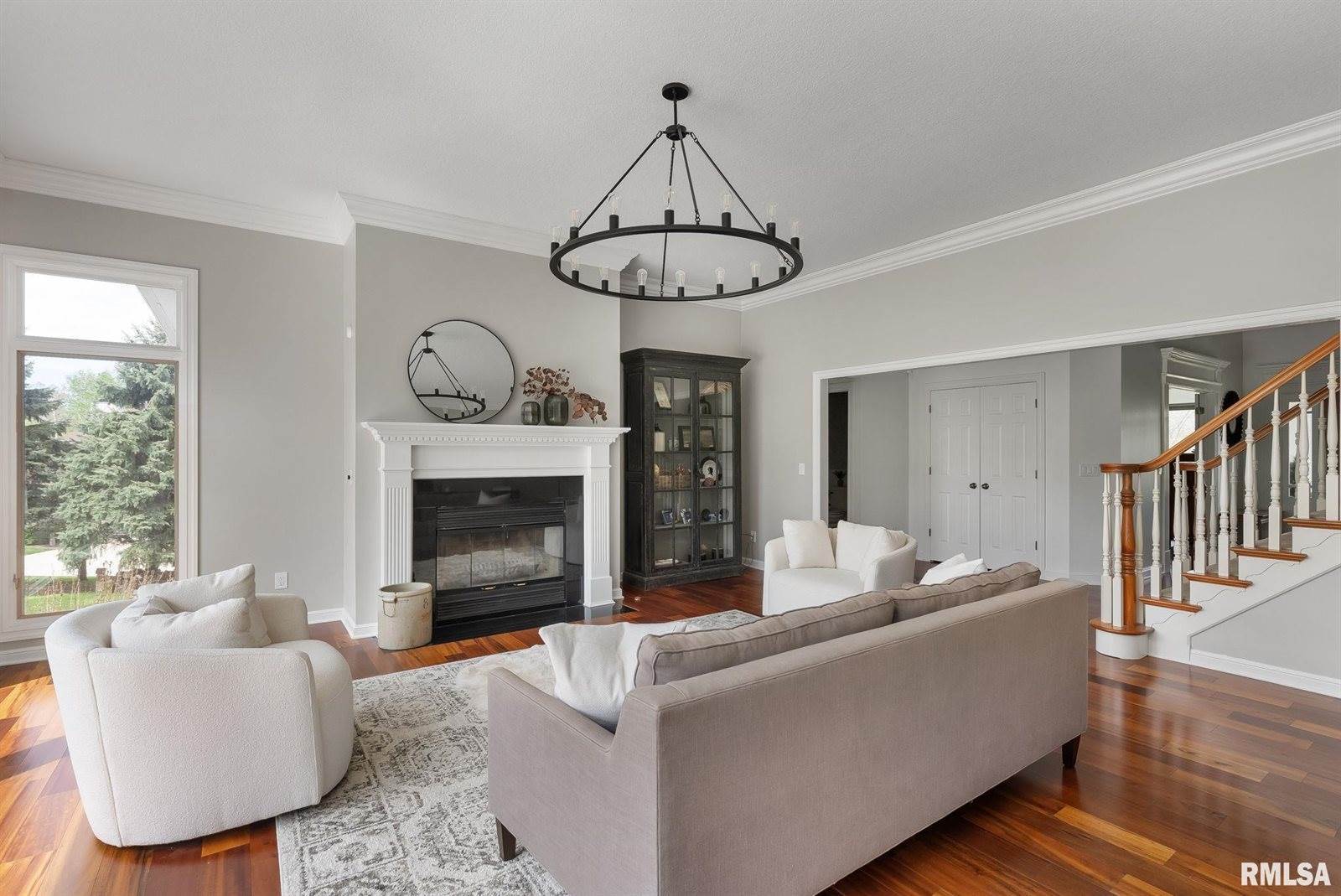 19036 251ST Avenue, Bettendorf, IA 52722