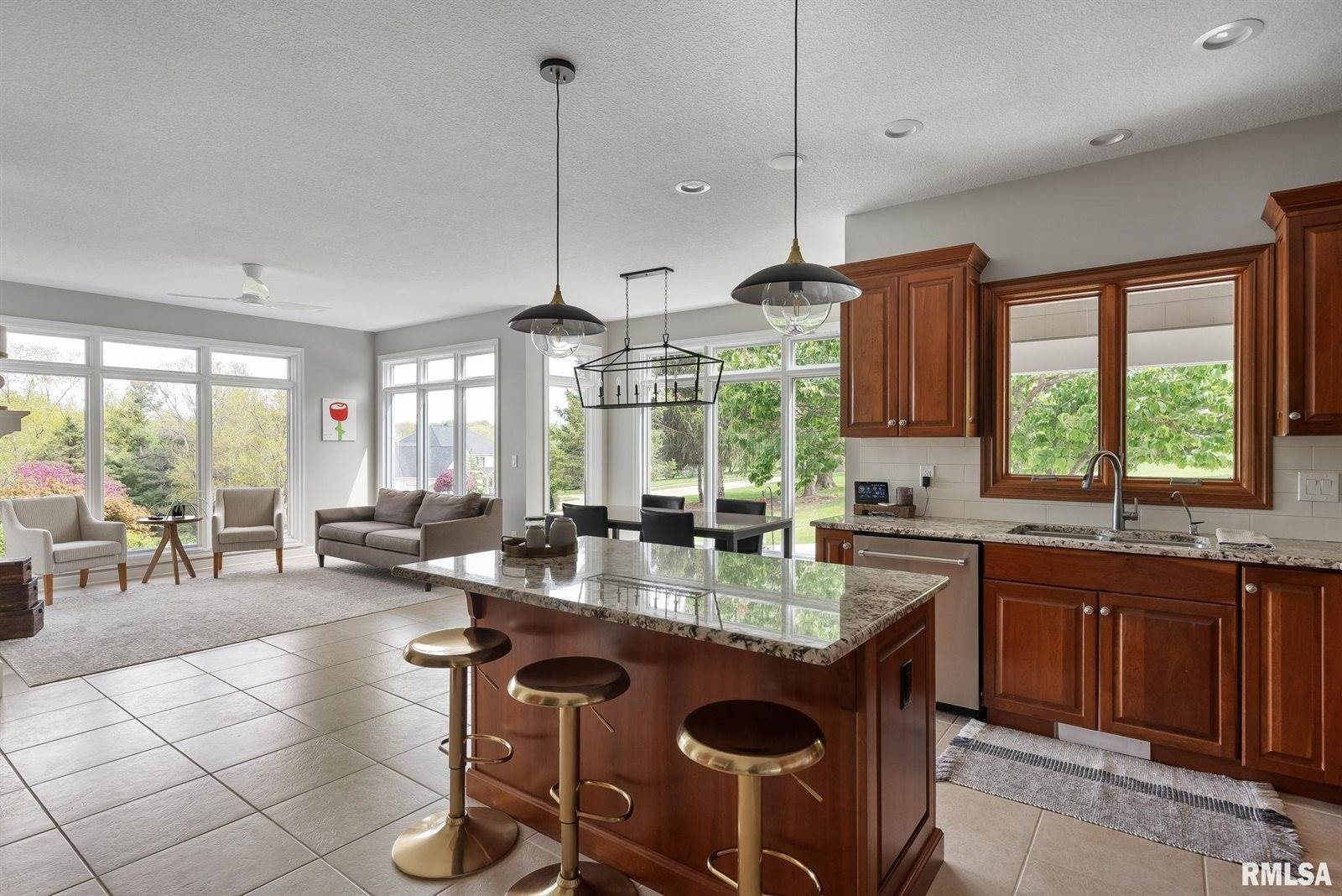 19036 251ST Avenue, Bettendorf, IA 52722