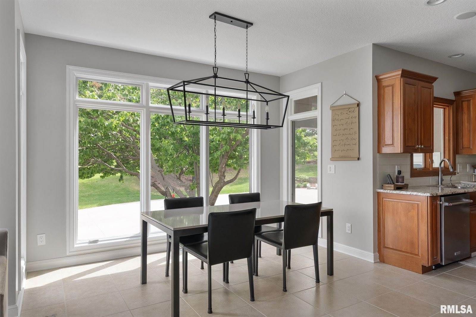 19036 251ST Avenue, Bettendorf, IA 52722