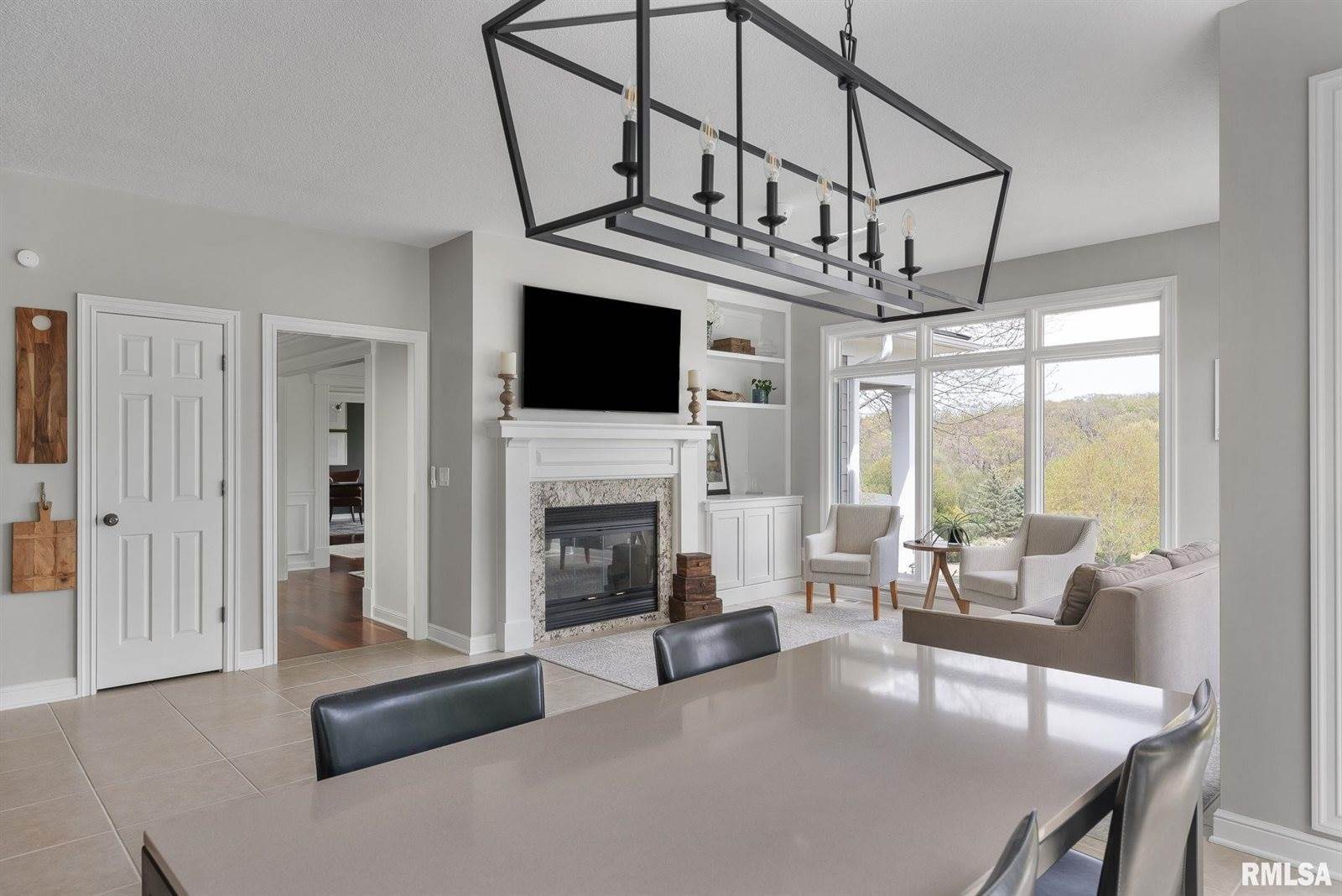 19036 251ST Avenue, Bettendorf, IA 52722