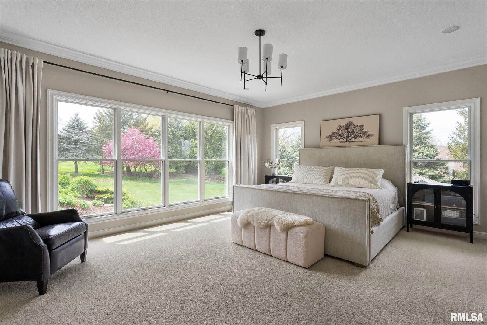 19036 251ST Avenue, Bettendorf, IA 52722