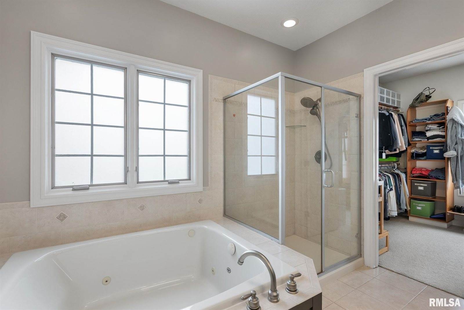 19036 251ST Avenue, Bettendorf, IA 52722