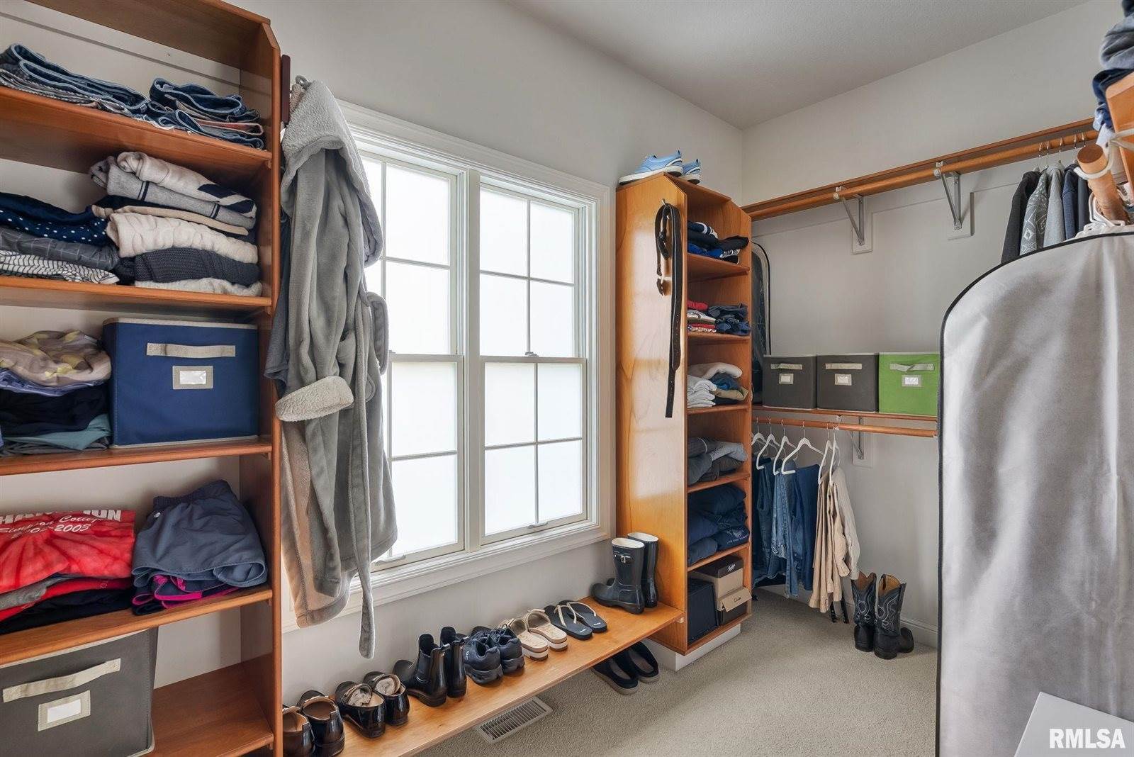 19036 251ST Avenue, Bettendorf, IA 52722