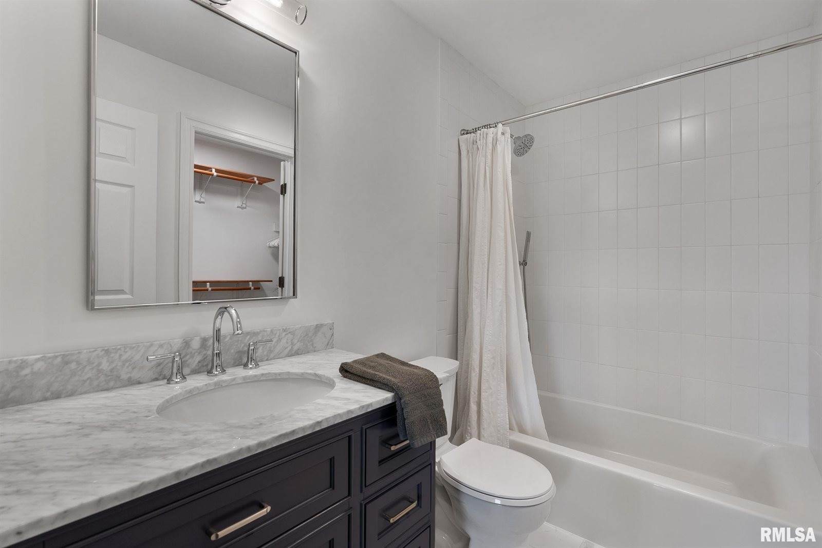 19036 251ST Avenue, Bettendorf, IA 52722