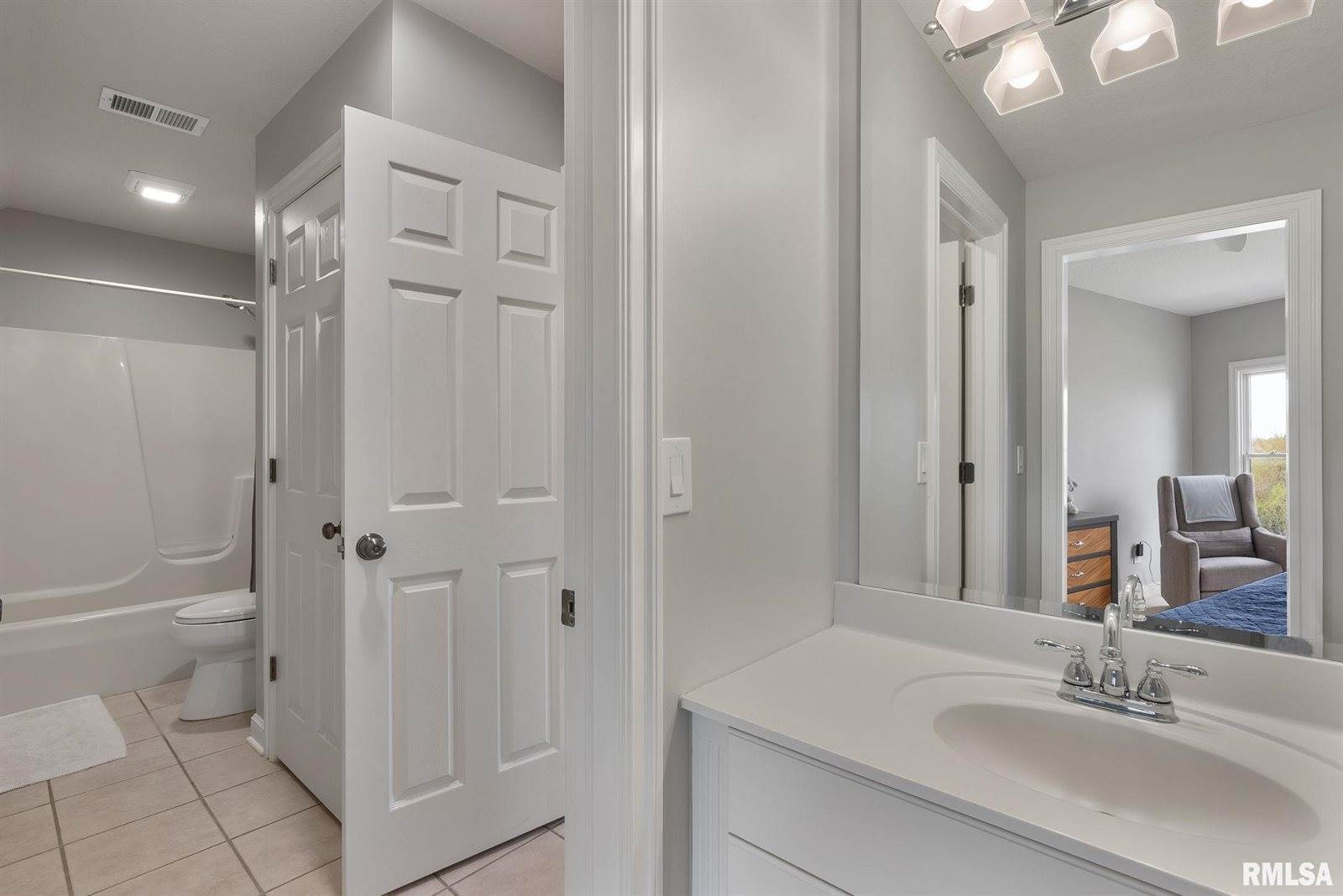 19036 251ST Avenue, Bettendorf, IA 52722