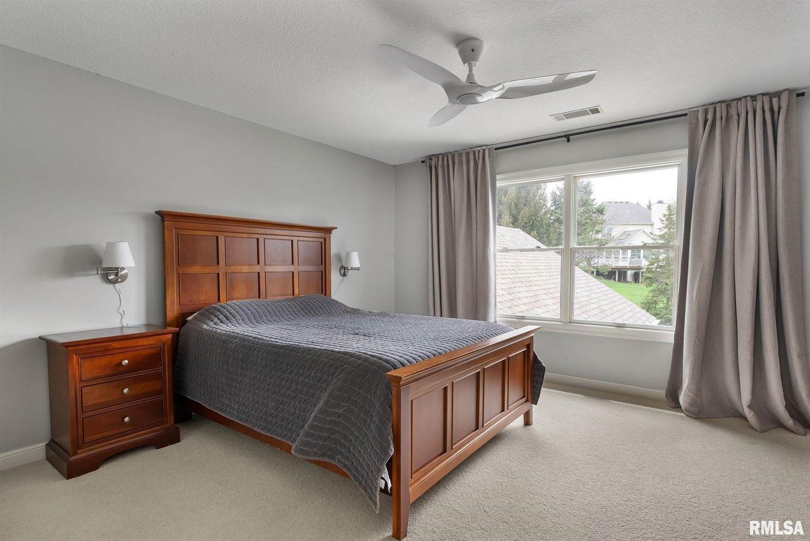 19036 251ST Avenue, Bettendorf, IA 52722