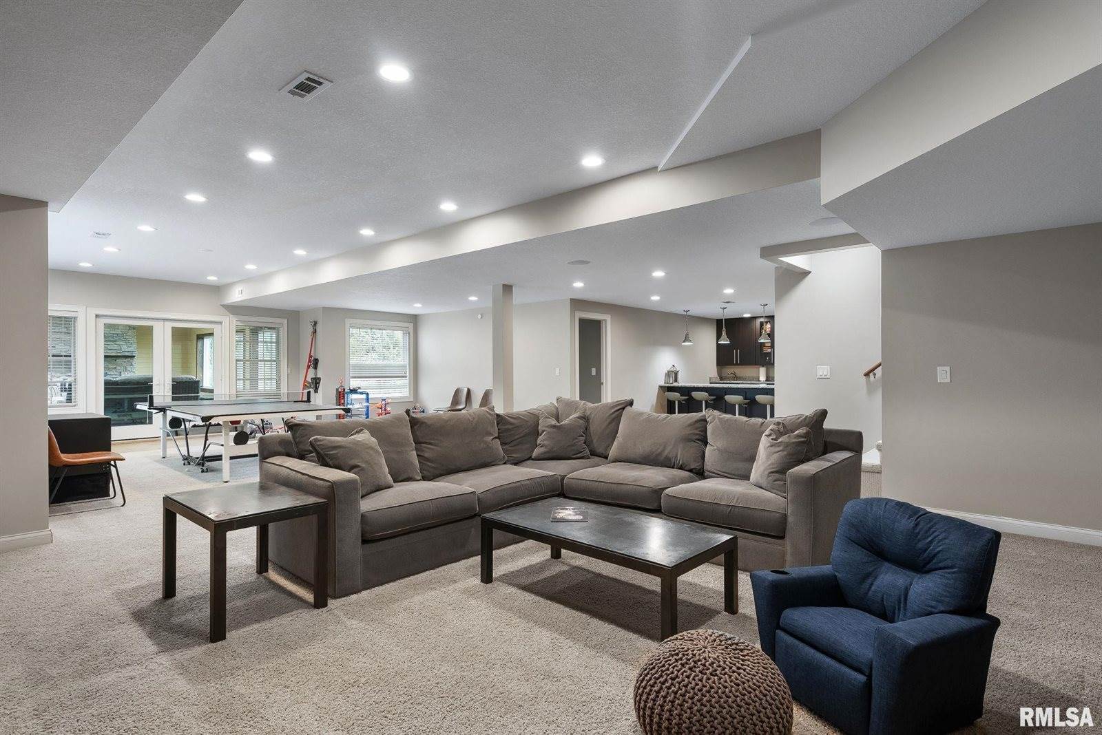 19036 251ST Avenue, Bettendorf, IA 52722