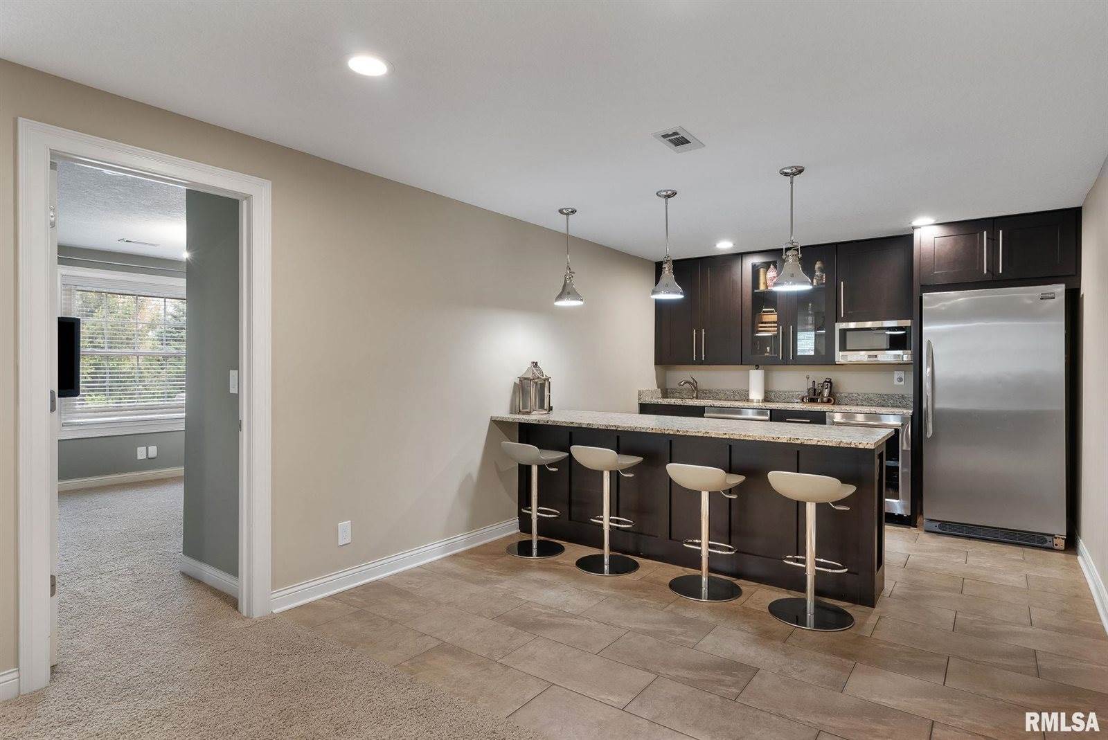 19036 251ST Avenue, Bettendorf, IA 52722